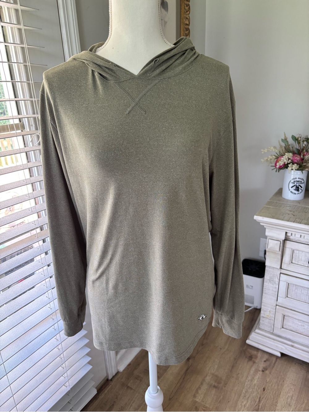 Burlebo olive green long sleeve thin hoodie size small